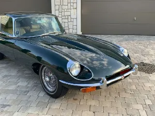 Foto 9 di 11: JAGUAR E-TYPE SII (1967-1971) 4.2   