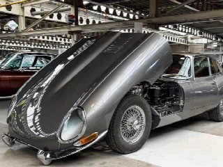 Foto 4 di 46: JAGUAR E-Type SI (1961-1968) 1962
