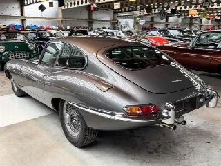 Foto 46 di 46: JAGUAR E-Type SI (1961-1968) 1962