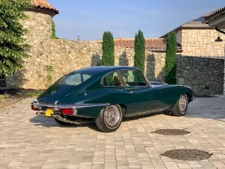 Foto 3 di 11: JAGUAR E-TYPE SII (1967-1971) 4.2   