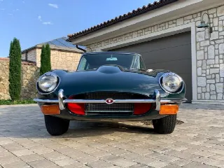 Foto 6 di 11: JAGUAR E-TYPE SII (1967-1971) 4.2   