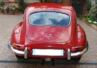 Foto 3 di 5: JAGUAR E-Type SI (1961-1968) 2+2  