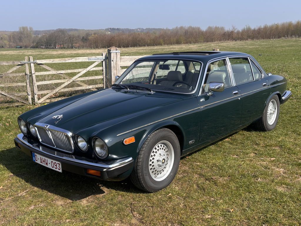 JAGUAR XJ12(1972-1992)