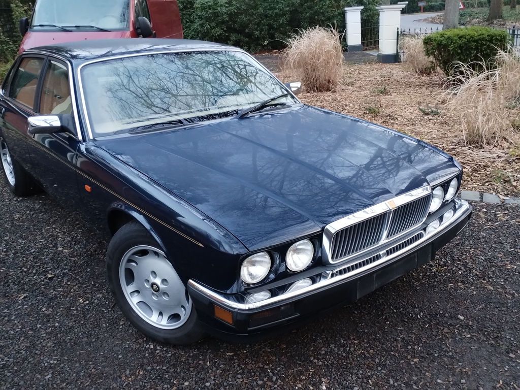 JAGUAR XJ40