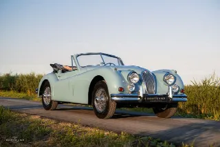 Foto 8 di 20: JAGUAR XK 140 Drophead Coupe SE, subject to a major and recent complete restoration
