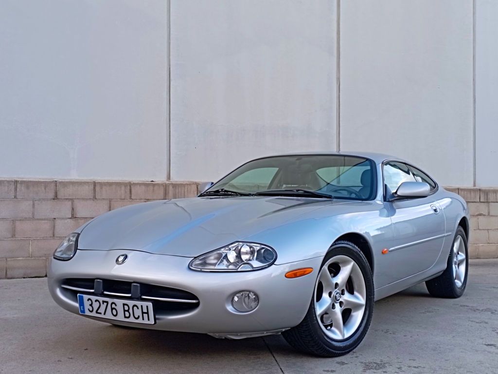 JAGUAR XK8(1996-)