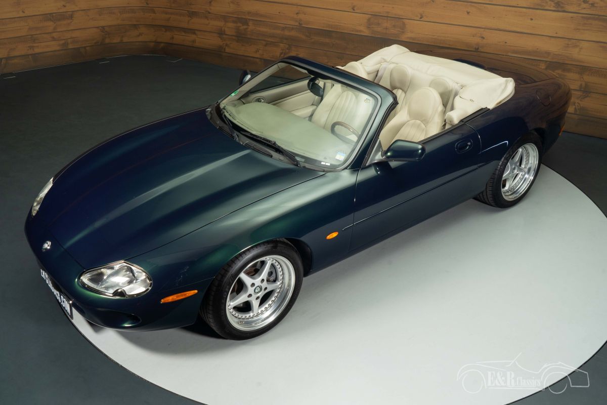 JAGUAR XK8(1996-)