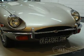 Foto 8 di 10: JAGUAR E-TYPE SII (1967-1971) 1970 