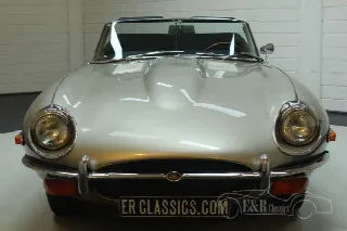 Foto 9 di 10: JAGUAR E-TYPE SII (1967-1971) 1970 
