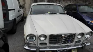 Foto 2 di 9: JAGUAR XJ6(1968-1987)  2,8  