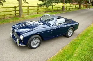 Foto 2 di 5: ASTON MARTIN DB2/4 (1953-1959) DB MKIII 
