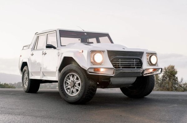 LAMBORGHINI LM002   