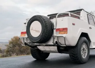 Foto 3 di 7: LAMBORGHINI LM002   