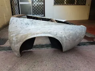 Foto 2 di 3: LAMBORGHINI Miura P400 
