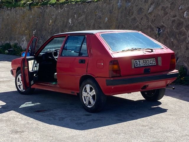 LANCIA Delta 1600 chiusa 5 porte benz carrozz b7