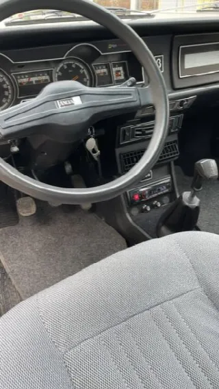 Foto 16 di 17: LANCIA Beta Berlina  