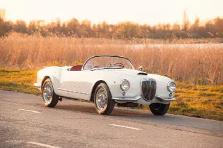 Foto 2 di 10: LANCIA Aurelia B24 Spider America, one of 240 examples built, Mille Miglia Eligible 