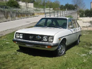 Foto 6 di 17: LANCIA Beta Berlina  