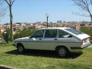 Foto 15 di 17: LANCIA Beta Berlina  