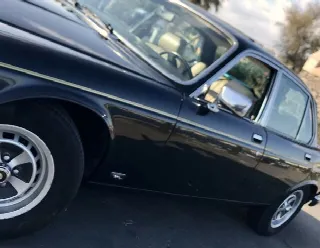 Foto 3 di 12: JAGUAR XJ6(1968-1987) III serie  