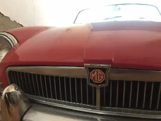 Foto 6 di 10: MG B cabriolet  