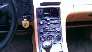 Foto 3 di 5: PORSCHE 928     