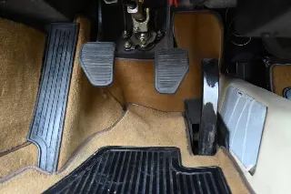 Foto 16 di 19: FERRARI 328(1985-1989) GTS  