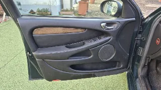 Foto 18 di 45: JAGUAR X-Type