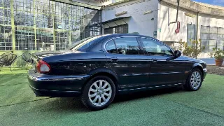 Foto 11 di 45: JAGUAR X-Type