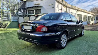 Foto 12 di 45: JAGUAR X-Type