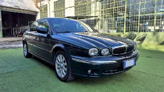 Foto 8 di 45: JAGUAR X-Type