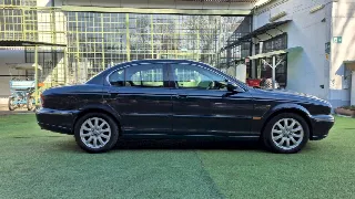 Foto 10 di 45: JAGUAR X-Type
