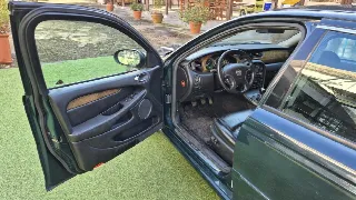 Foto 15 di 45: JAGUAR X-Type