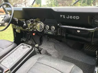 Foto 3 di 5: JEEP Renegade Golden Eagle CJ7   