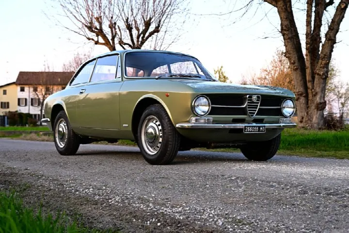 ALFA ROMEO GT 1300 Junior        