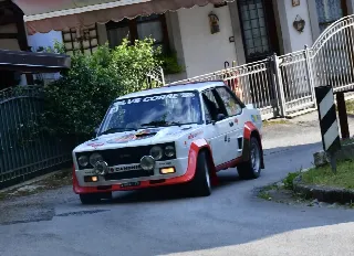 Foto 4 di 11: FIAT 131 