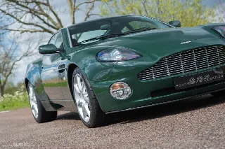 Foto 5 di 14: ASTON MARTIN Vanquish