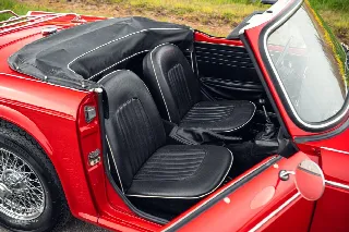 Foto 14 di 21: TRIUMPH TR4