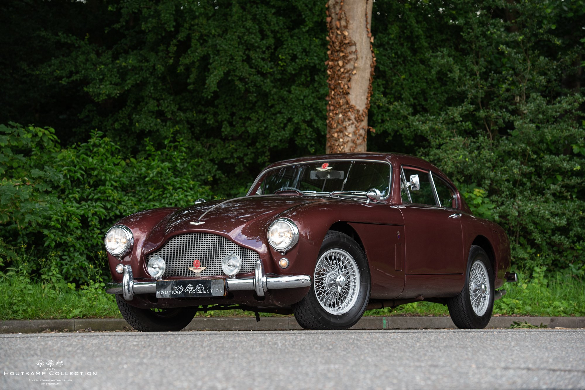 ASTON MARTIN DB2/4 (1953-1959)
