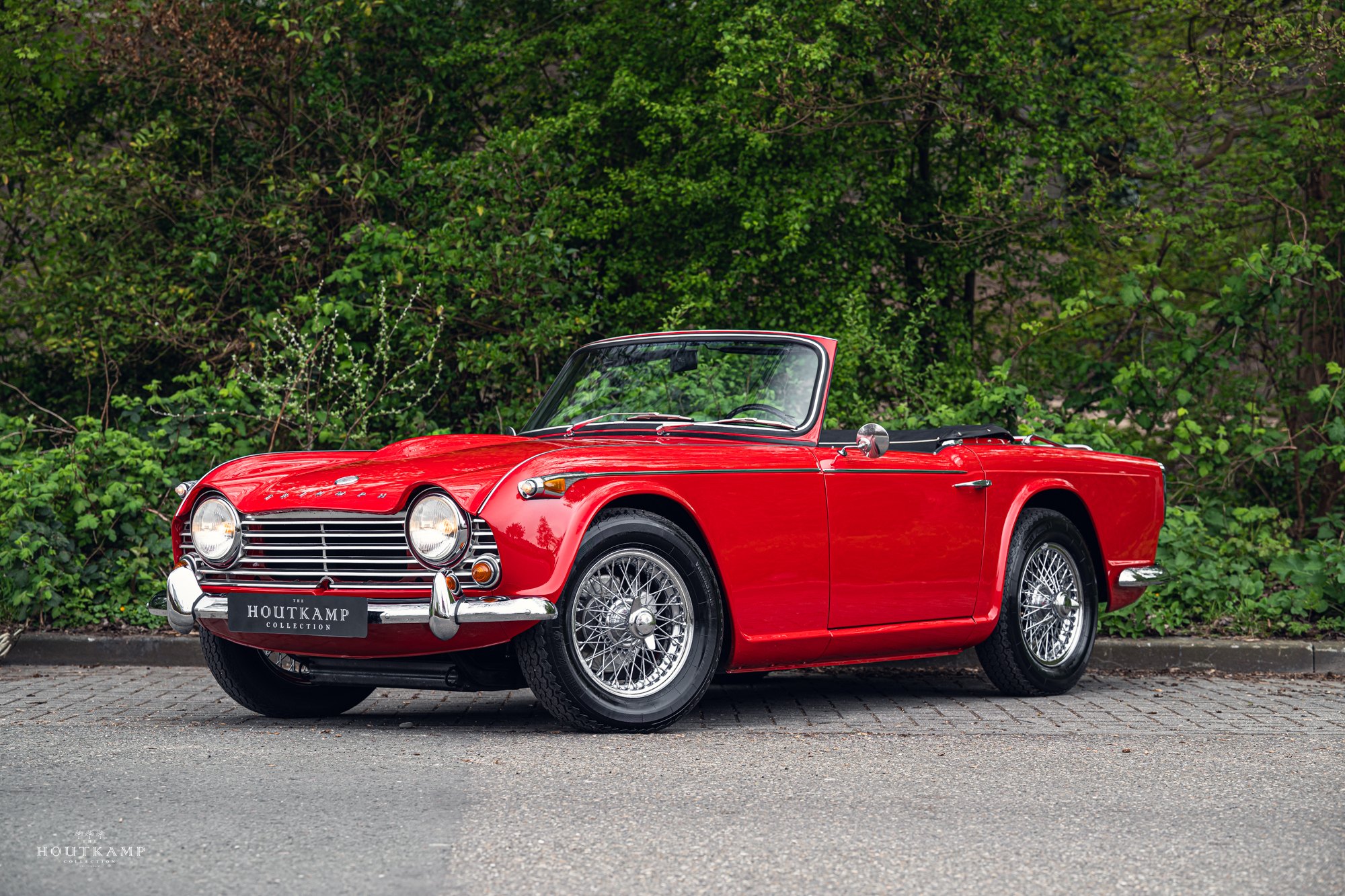 TRIUMPH TR4