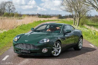 Foto 1 di 14: ASTON MARTIN Vanquish