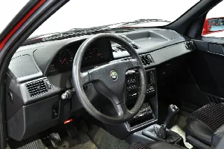 Foto 21 di 37: Alfa Romeo 155 2.0i turbo 16V cat Q4 ASI ORO CRS a libretto