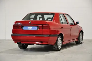 Foto 6 di 37: Alfa Romeo 155 2.0i turbo 16V cat Q4 ASI ORO CRS a libretto