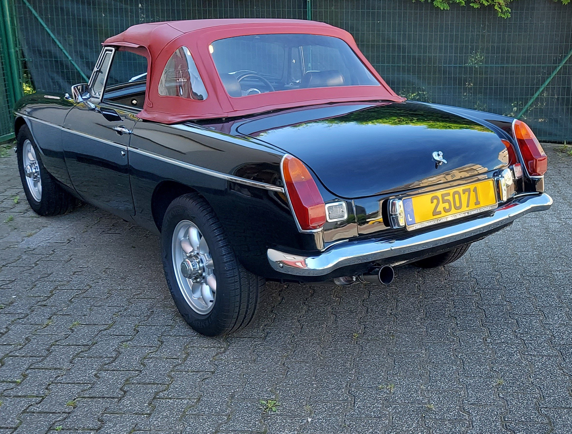 MG B
