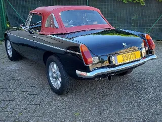 Foto 1 di 7: MG B