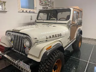 Foto 1 di 6: JEEP CJ CJ5 V8 LAREDO motore 360