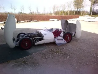 Foto 2 di 4: LOTUS Eleven Le Mans Série 2