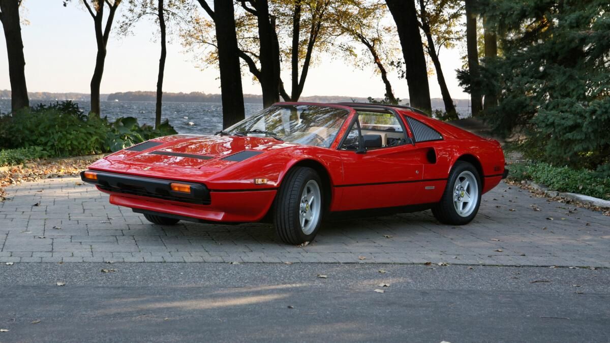 LA "FERRARI DI MAGNUM P.I." FERRARI 308 GTS 1977