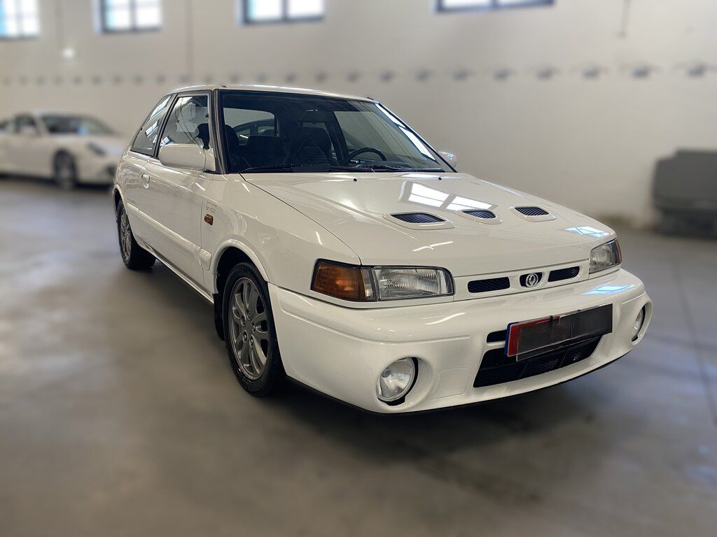 MAZDA 323