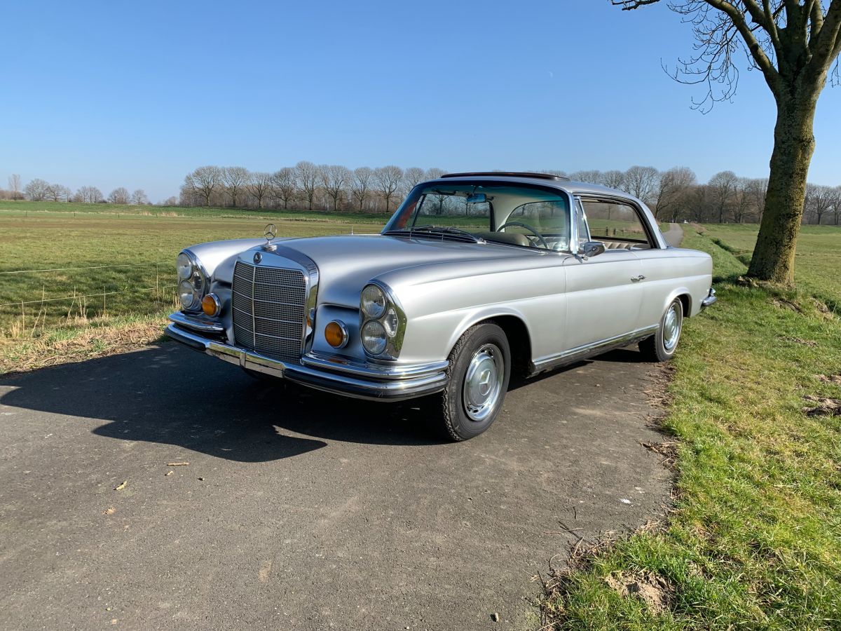MERCEDES-BENZ 220 SE Coupe  